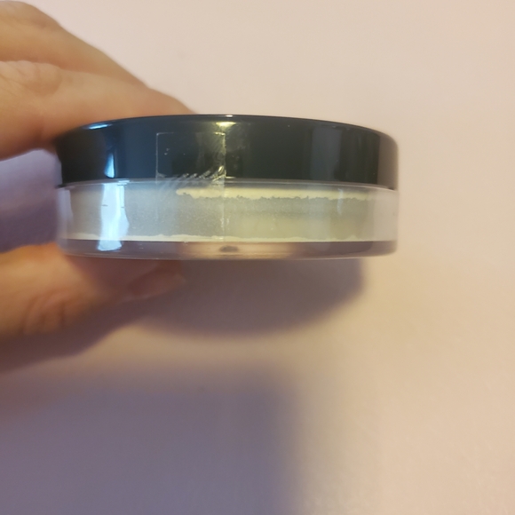 Kokie Professional Translucent Setting Powder - Picture 2 of 3